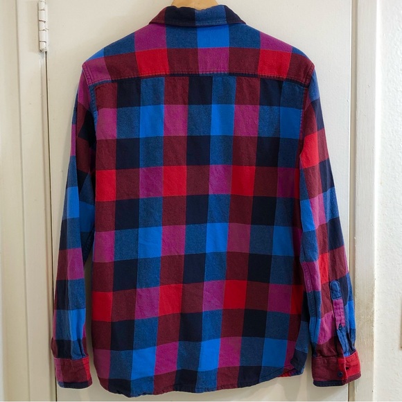 Quicksilver Plaid ButtonUp Longsleeve Flannel Chest Pocket Curved Hem Size Small - Picture 11 of 16